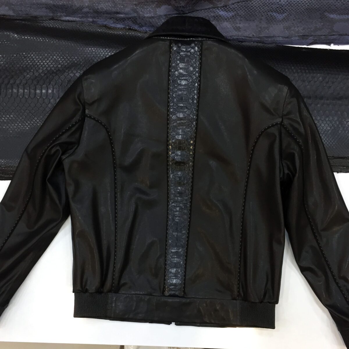 695e59e659f447123fa52ff8.jpg Men's Real Python Skin Trim Genuine Leather Black Luxury Bomber Jacket