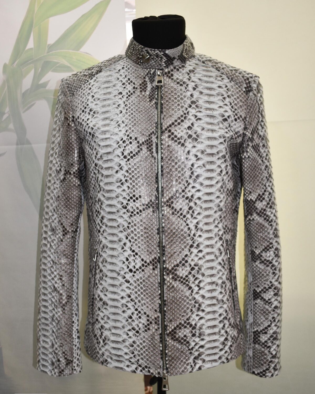 695e59f059f447123fa547c2.jpg Luxury Men's Black Python Leather Genuine Snake Skin Exotic Moto Jacket