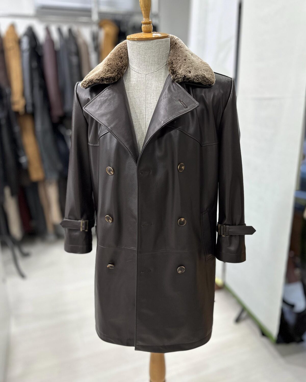 Men's Lambskin Leather Trench Coat: Shearling Fur Collar