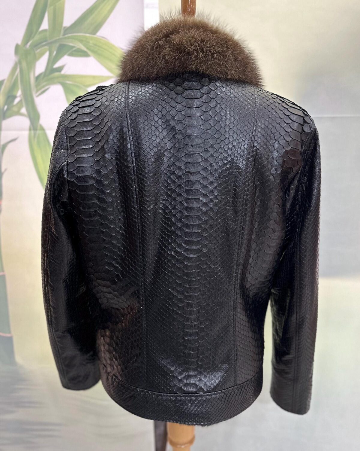 695e5a2059f447123fa57605.jpg Genuine Python Leather Fur Collar Men's Luxury Exotic Snake Skin Black Motorcycle Biker Jacket