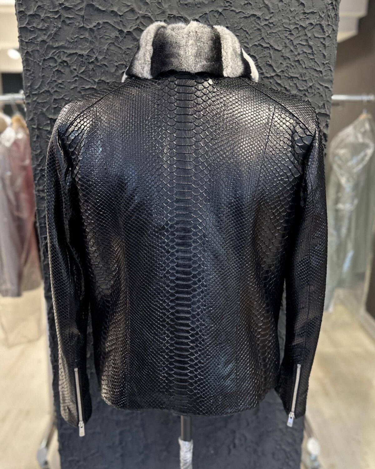 695e5a3359f447123fa57b51.jpg Genuine Python Skin Rex Fur Collar Men's Exotic Leather Luxury Black Jacket