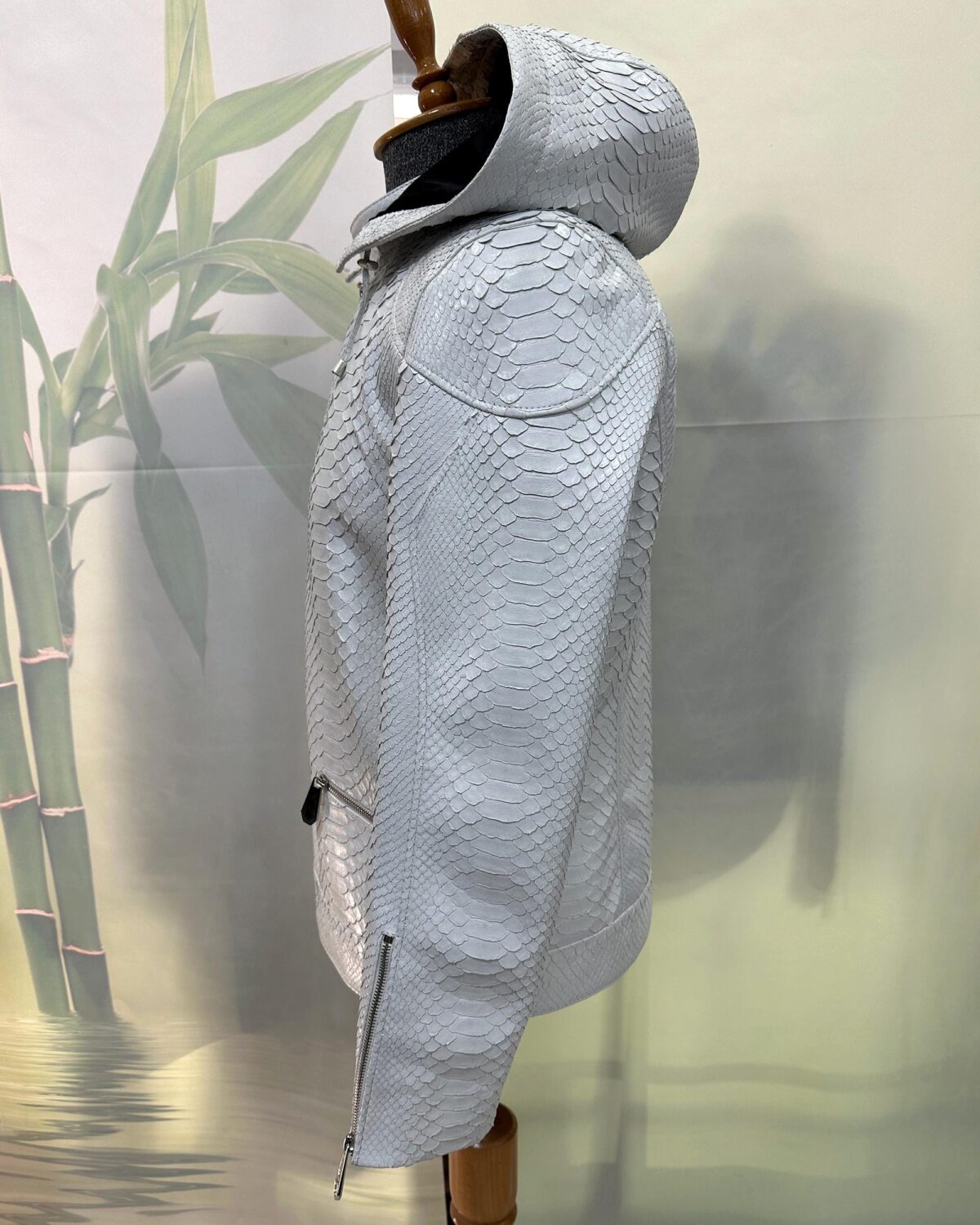 695e5a3959f447123fa57dbe.jpg Genuine Python Leather Removable Hood Men's Exotic Snake Skin White Luxury Hoodie Jacket