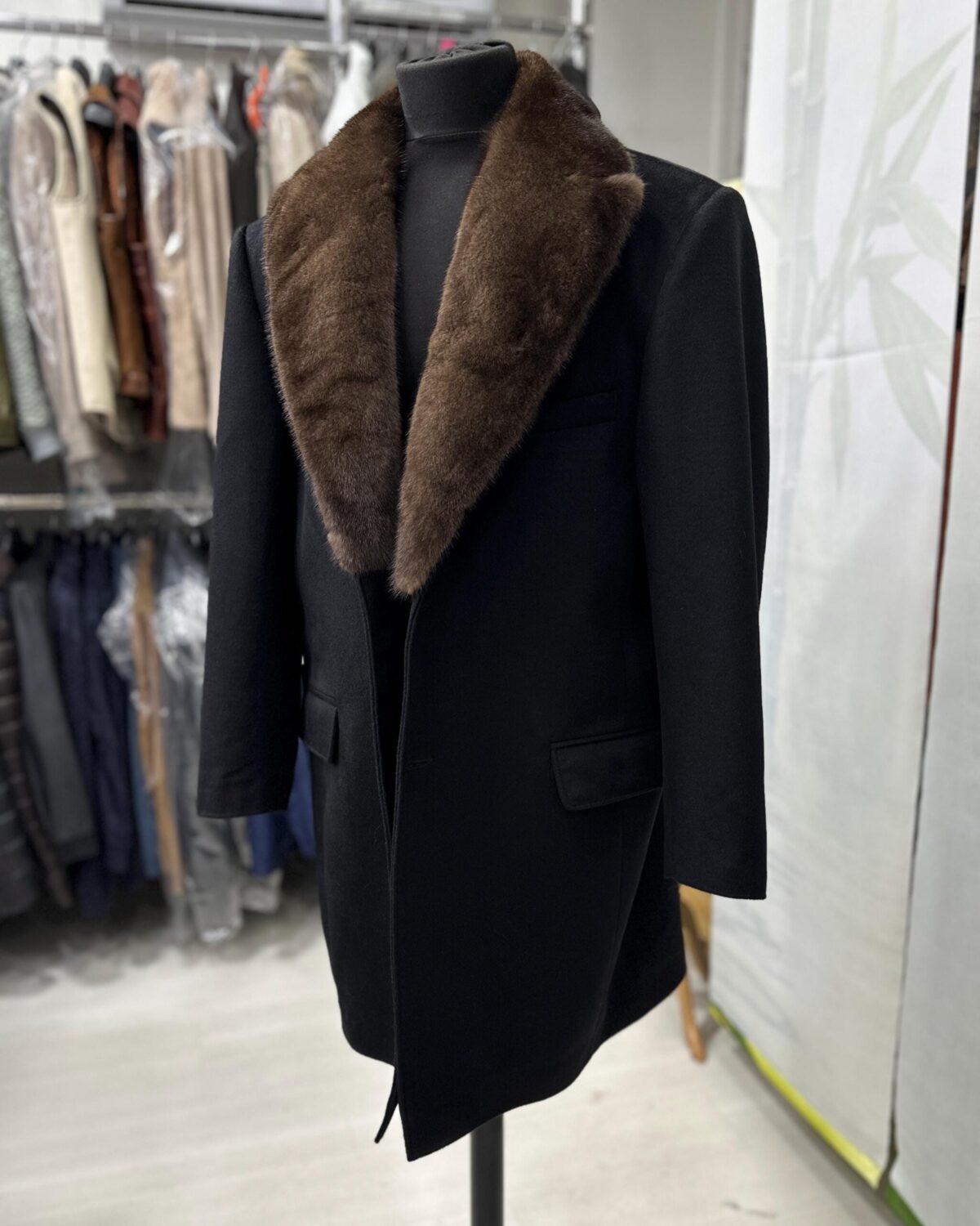 Men's Luxury Cashmere Black Overcoat | Genuine Mink Fur Collar Mahogany Winter Coat
