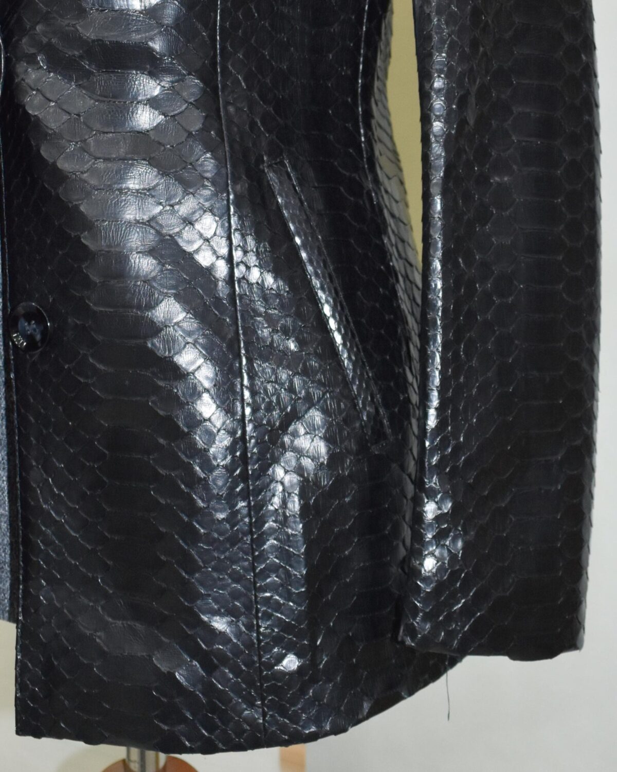 695e605d59f447123fa65501.jpg Genuine Python Skin Blazer β Handmade Luxury Exotic Leather Jacket for Women