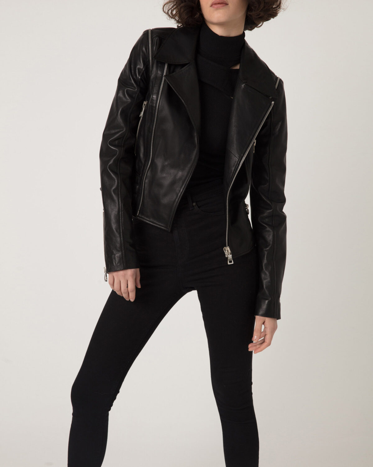 695e60b859f447123fa66ee7.jpg Women's Genuine Leather Black Removable Sleeves Motorcycle Biker Jacket Vest